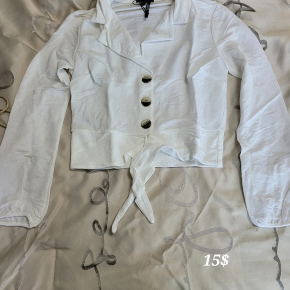 Tops 15 $ each - Picture 9 of 11